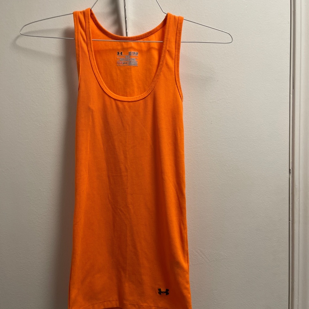 *Women’s XS Orange Under Armour Tank